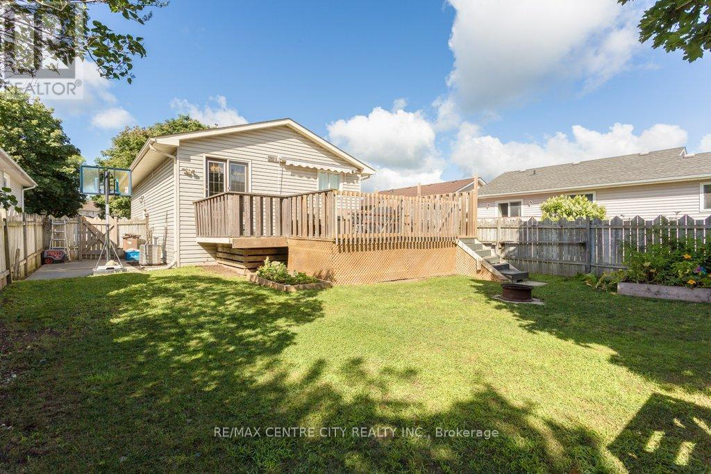 55 Melanie Drive E, Aylmer, ON - Outdoor With Deck Patio Veranda