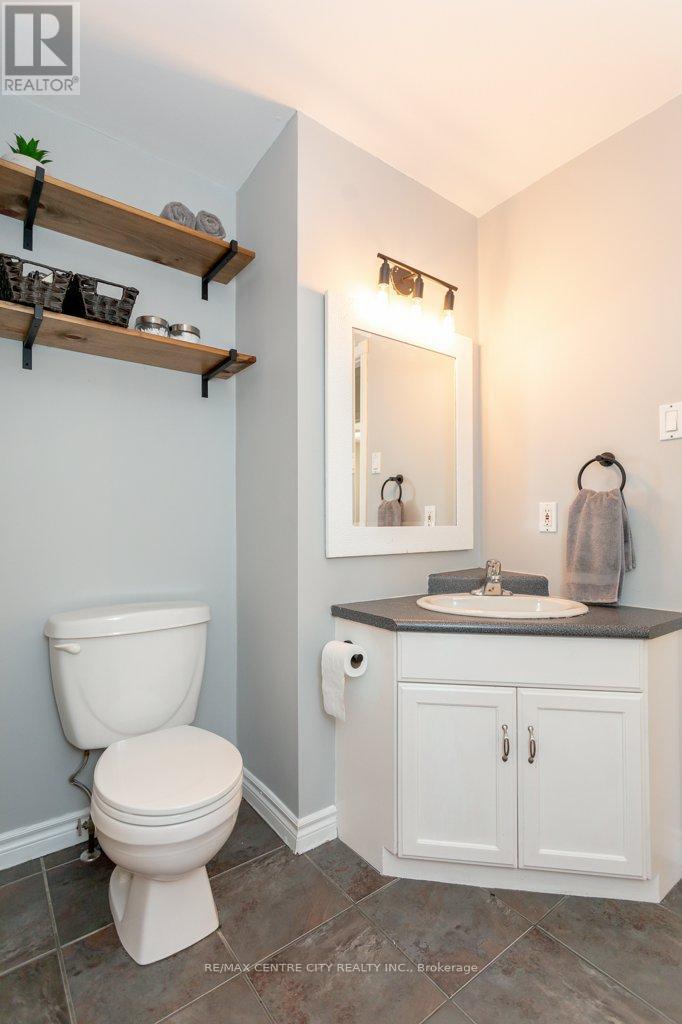 55 Melanie Drive E, Aylmer, ON - Indoor Photo Showing Bathroom