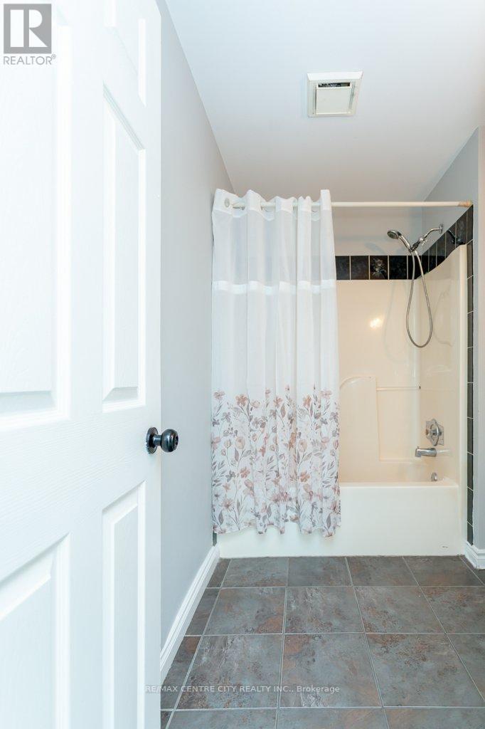 55 Melanie Drive E, Aylmer, ON - Indoor Photo Showing Bathroom