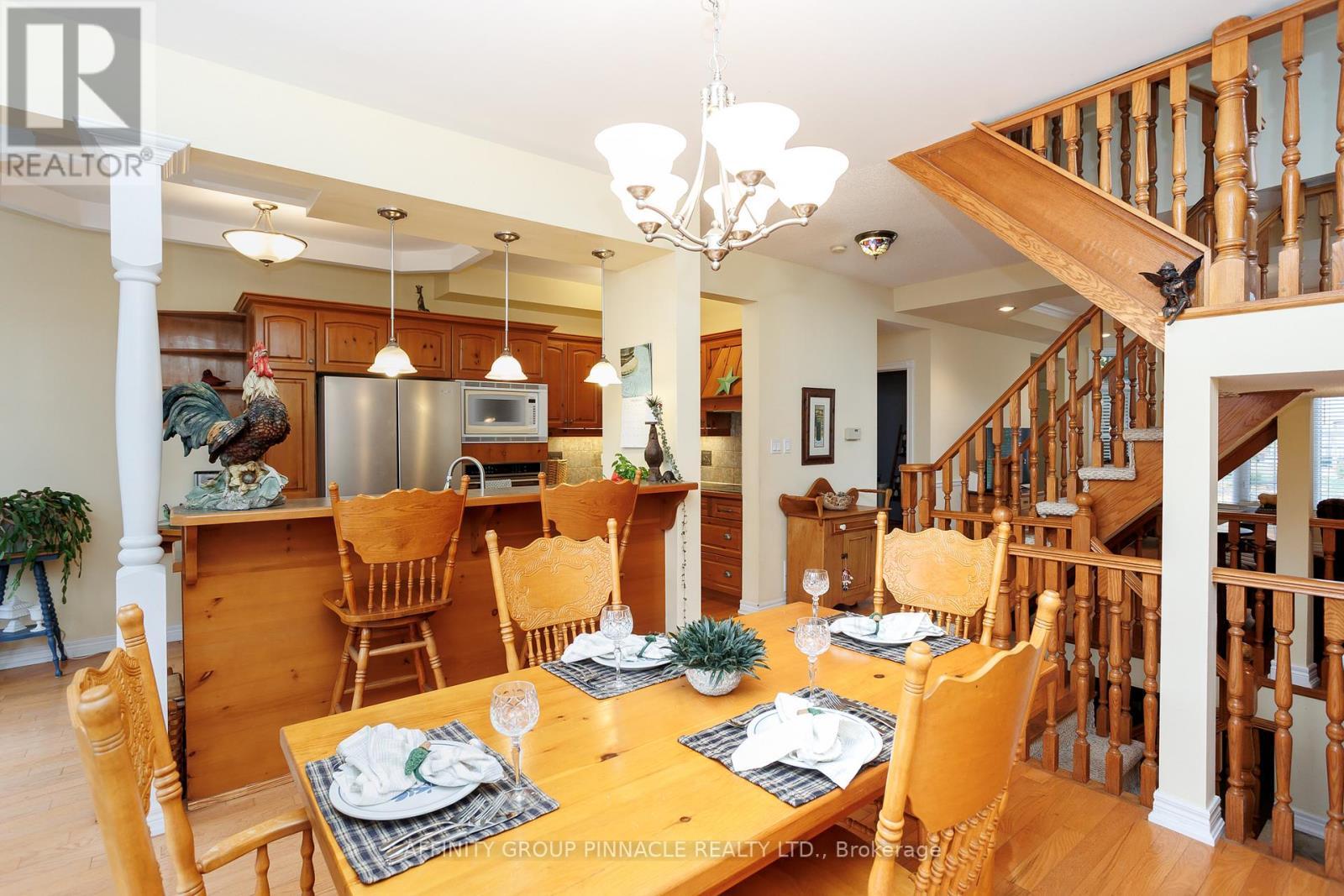 983 Lake Drive E, Georgina (Sutton & Jackson'S Point), ON - Indoor Photo Showing Dining Room
