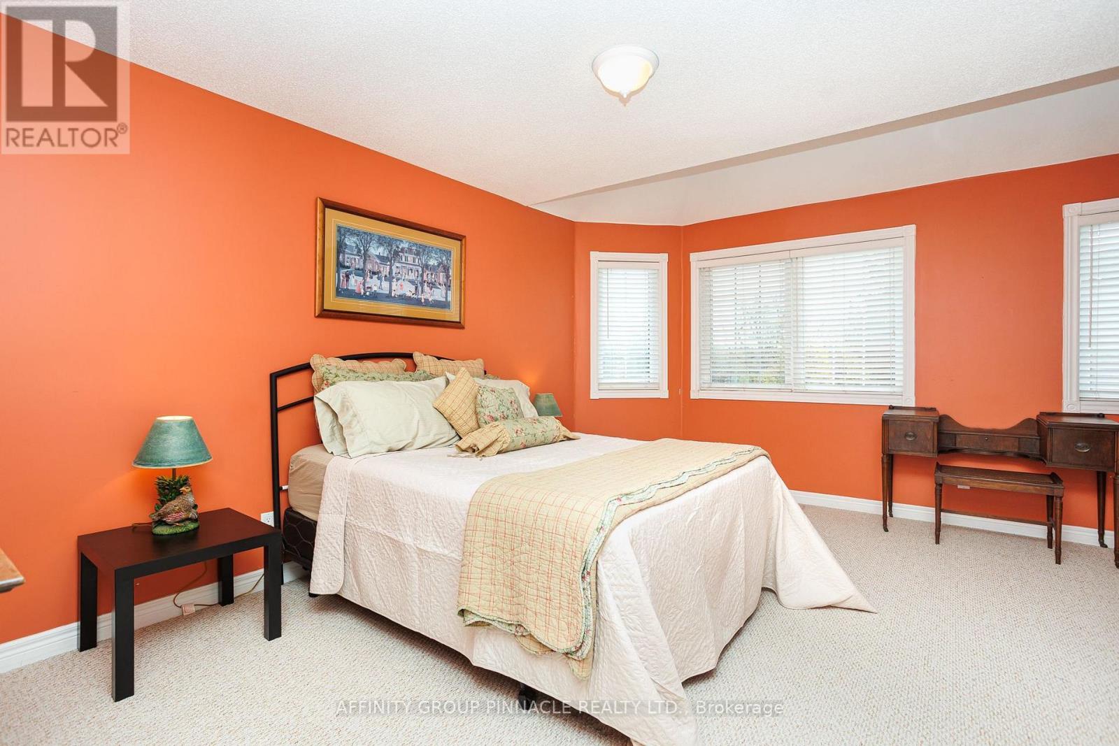 983 Lake Drive E, Georgina (Sutton & Jackson'S Point), ON - Indoor Photo Showing Bedroom