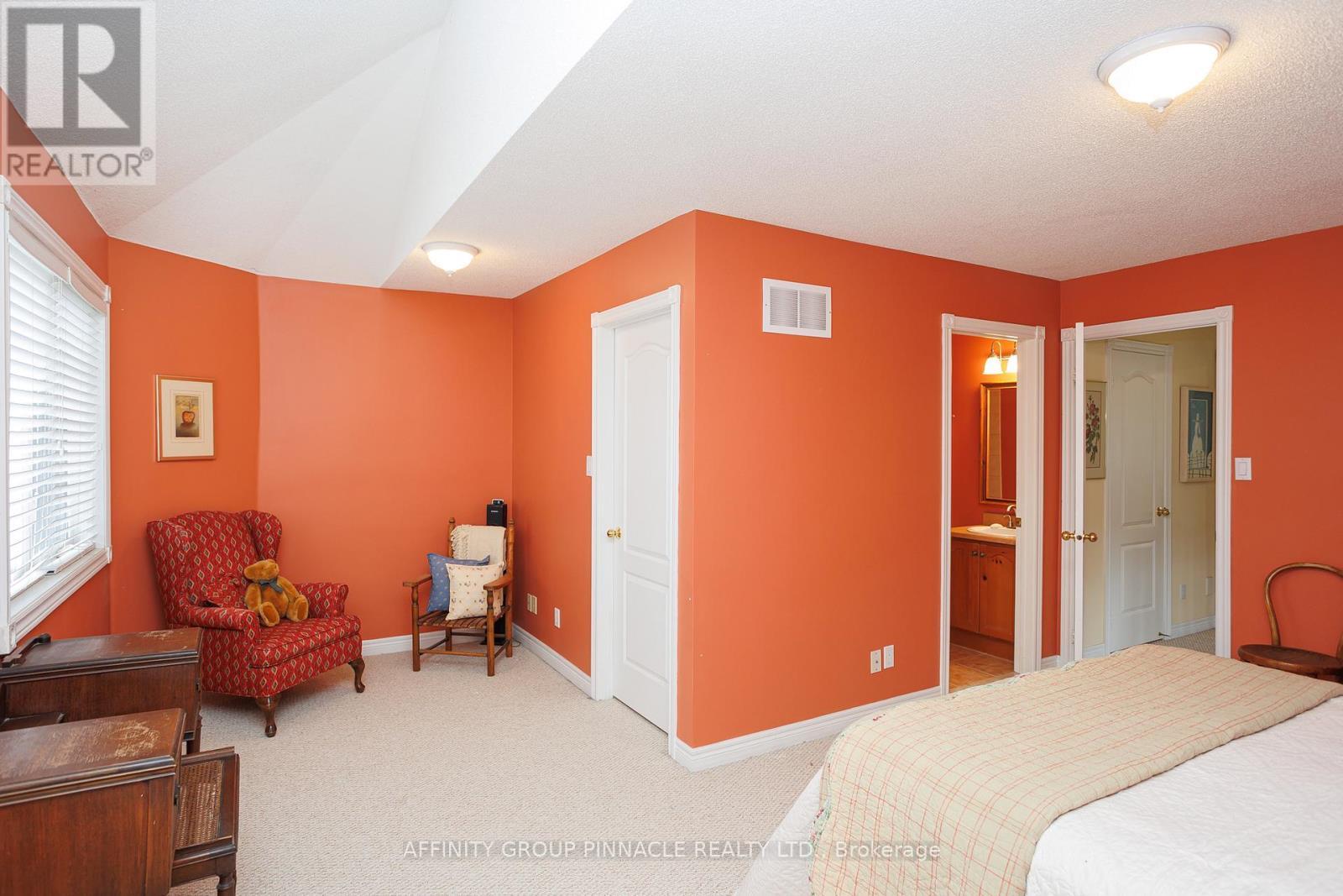 983 Lake Drive E, Georgina (Sutton & Jackson'S Point), ON - Indoor Photo Showing Bedroom