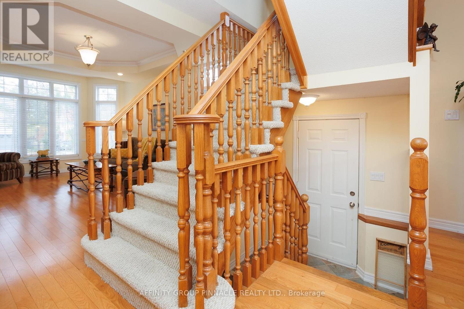 983 Lake Drive E, Georgina (Sutton & Jackson'S Point), ON - Indoor Photo Showing Other Room