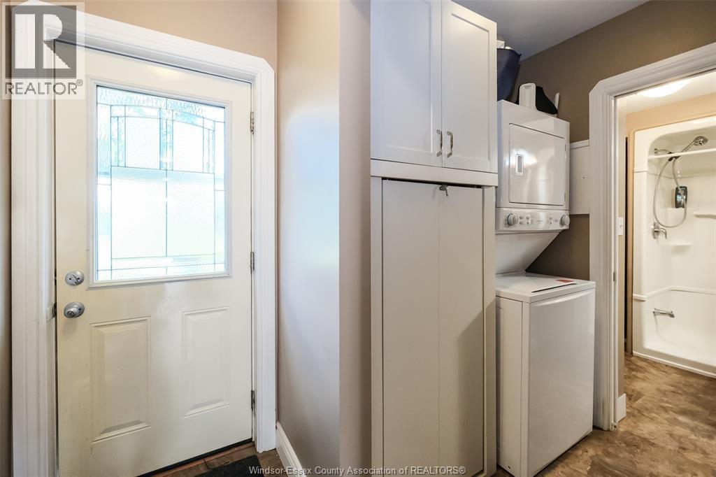 1617 Mark Avenue, Windsor, ON - Indoor Photo Showing Laundry Room