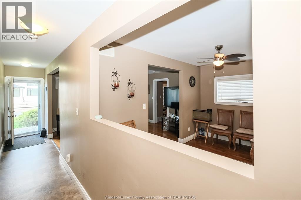 1617 Mark Avenue, Windsor, ON - Indoor Photo Showing Other Room
