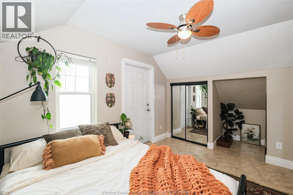 1617 Mark Avenue, Windsor, ON - Indoor Photo Showing Bedroom