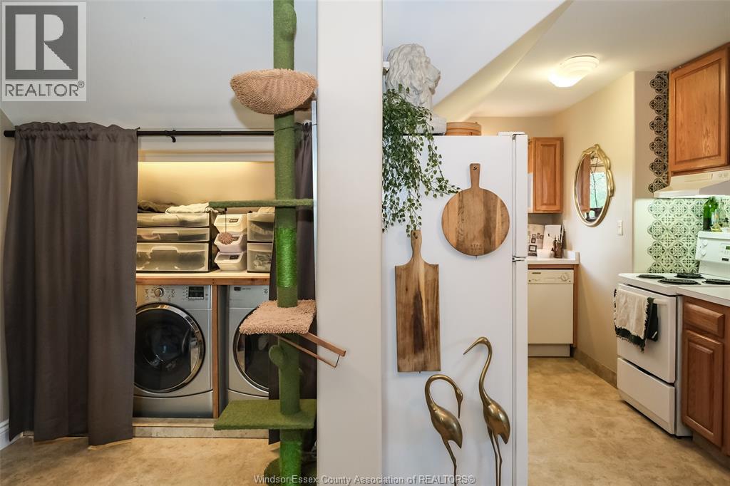1617 Mark Avenue, Windsor, ON - Indoor Photo Showing Laundry Room