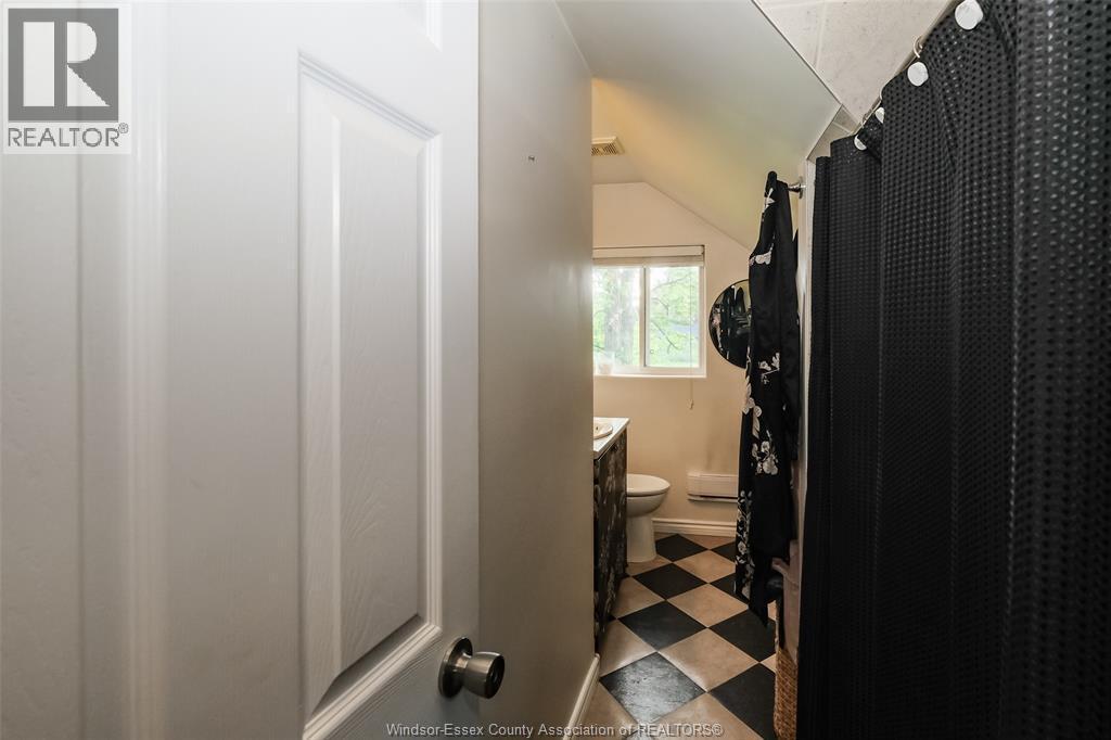 1617 Mark Avenue, Windsor, ON - Indoor Photo Showing Other Room