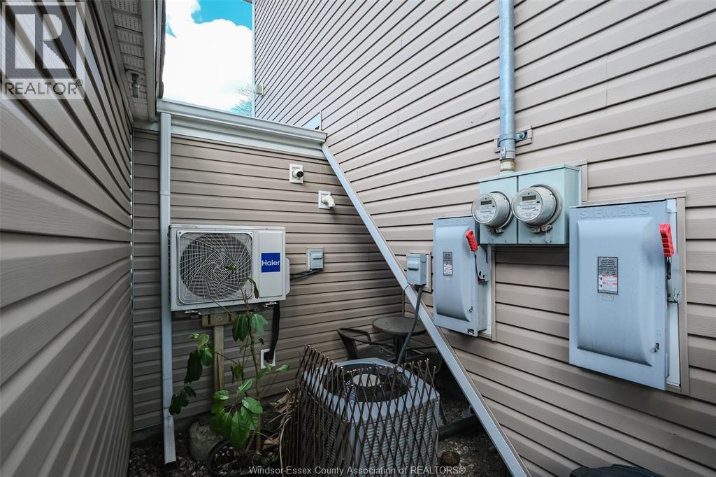 1617 Mark Avenue, Windsor, ON - Outdoor With Exterior