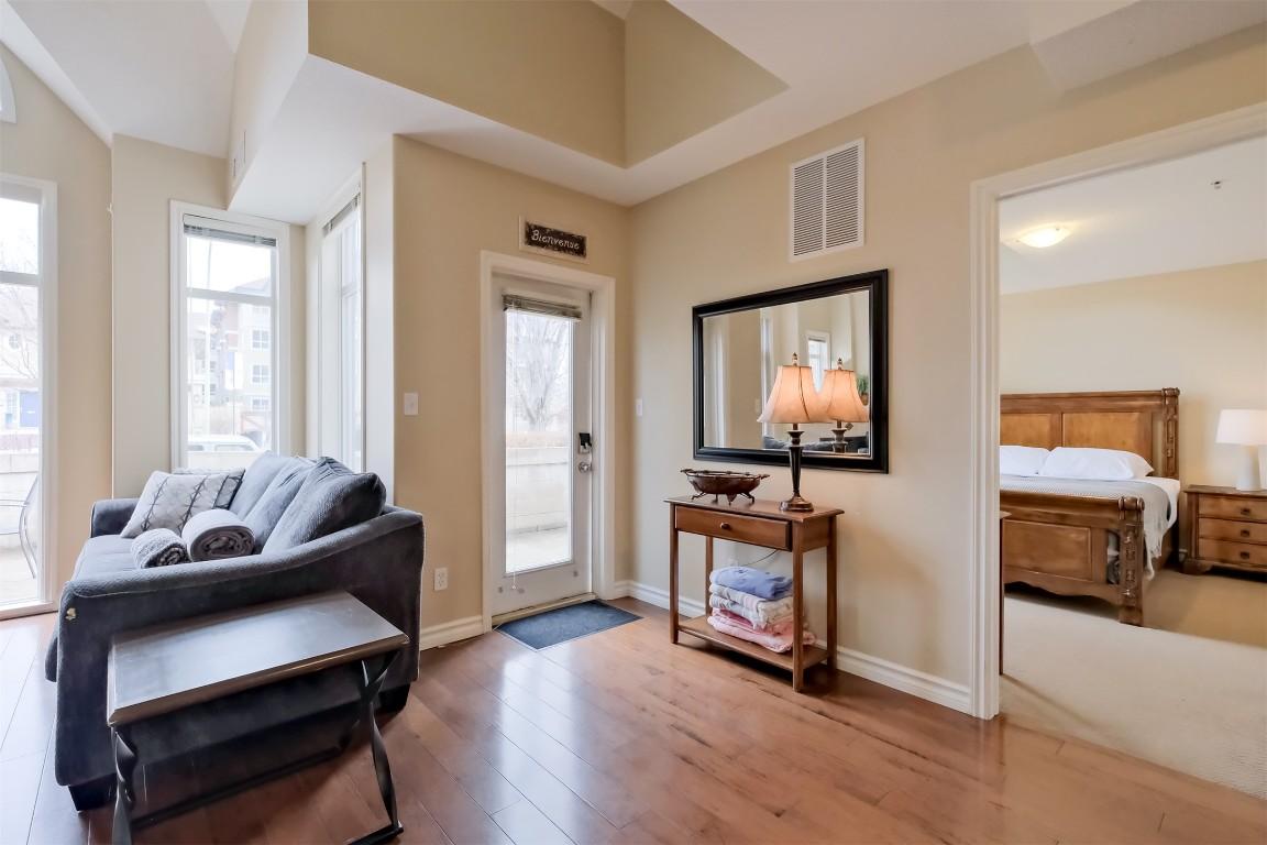 101-1128 Sunset Drive, Kelowna, BC - Indoor