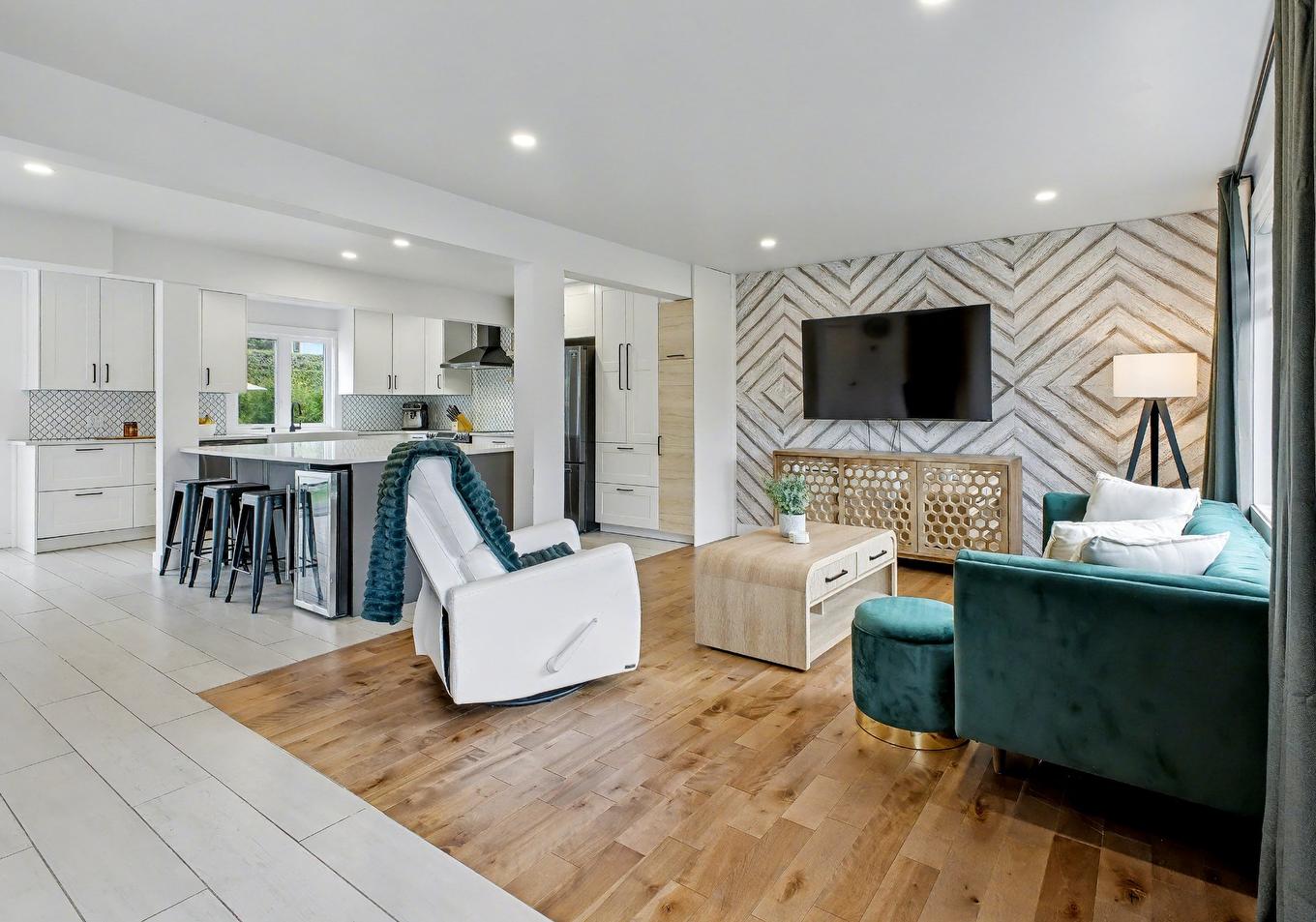 Living room - 2170 Rue Vendôme, Saint-Bruno-De-Montarville, QC - Indoor Photo Showing Living Room