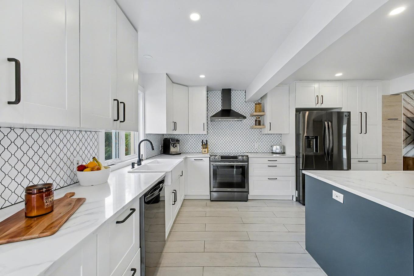 Kitchen - 2170 Rue Vendôme, Saint-Bruno-De-Montarville, QC - Indoor Photo Showing Kitchen With Upgraded Kitchen