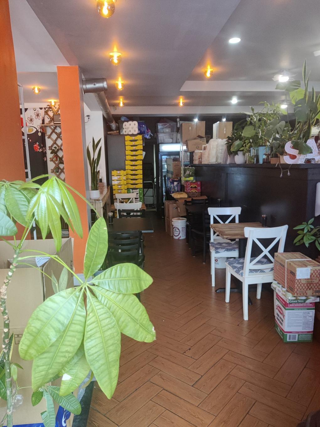 Commerce - 5602 Av. De Monkland, Montréal (Côte-Des-Neiges/Notre-Dame-De-Grâce), QC