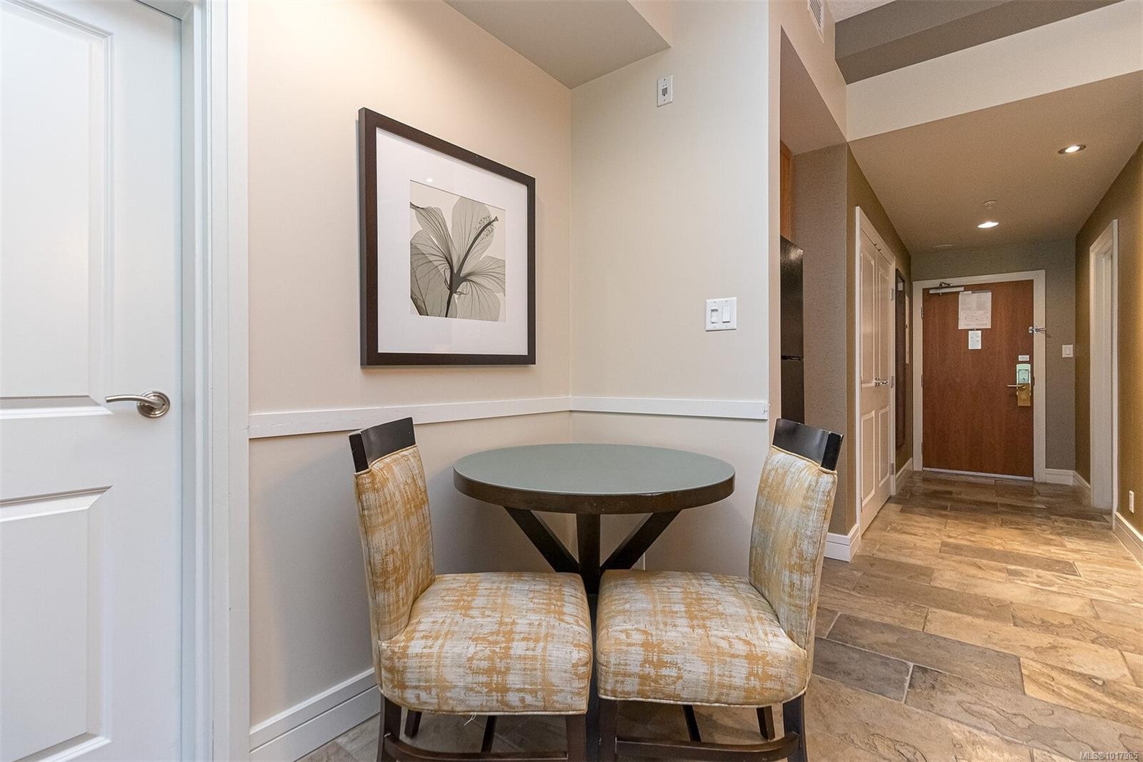 113/115 D-1376 Lynburne Pl, Langford, BC - Indoor Photo Showing Dining Room
