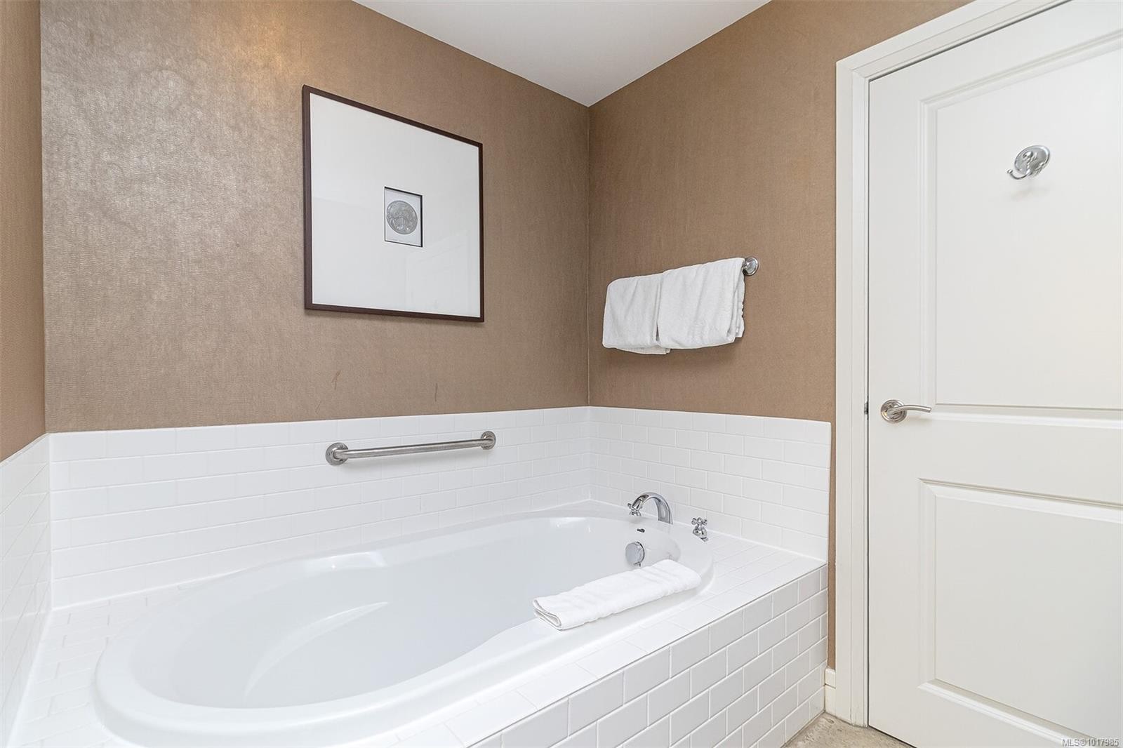 113/115 D-1376 Lynburne Pl, Langford, BC - Indoor Photo Showing Bathroom
