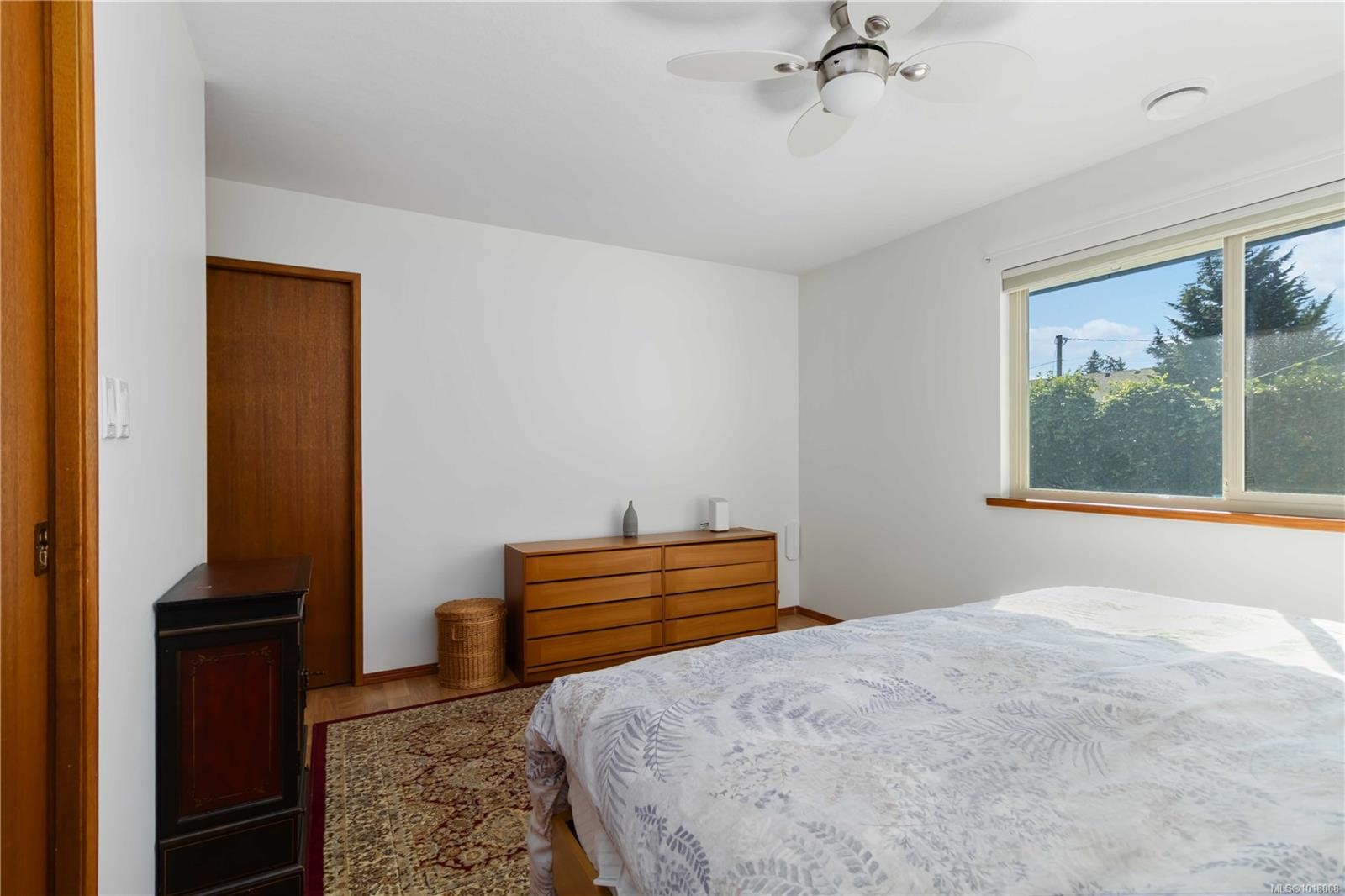 711 Miller Ave, Saanich, BC