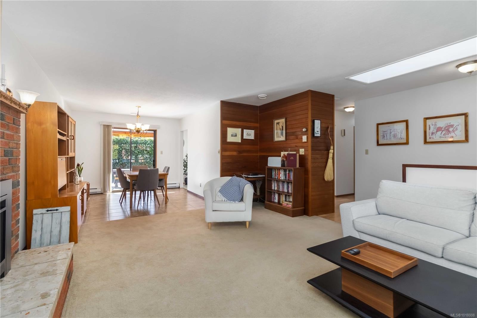 711 Miller Ave, Saanich, BC