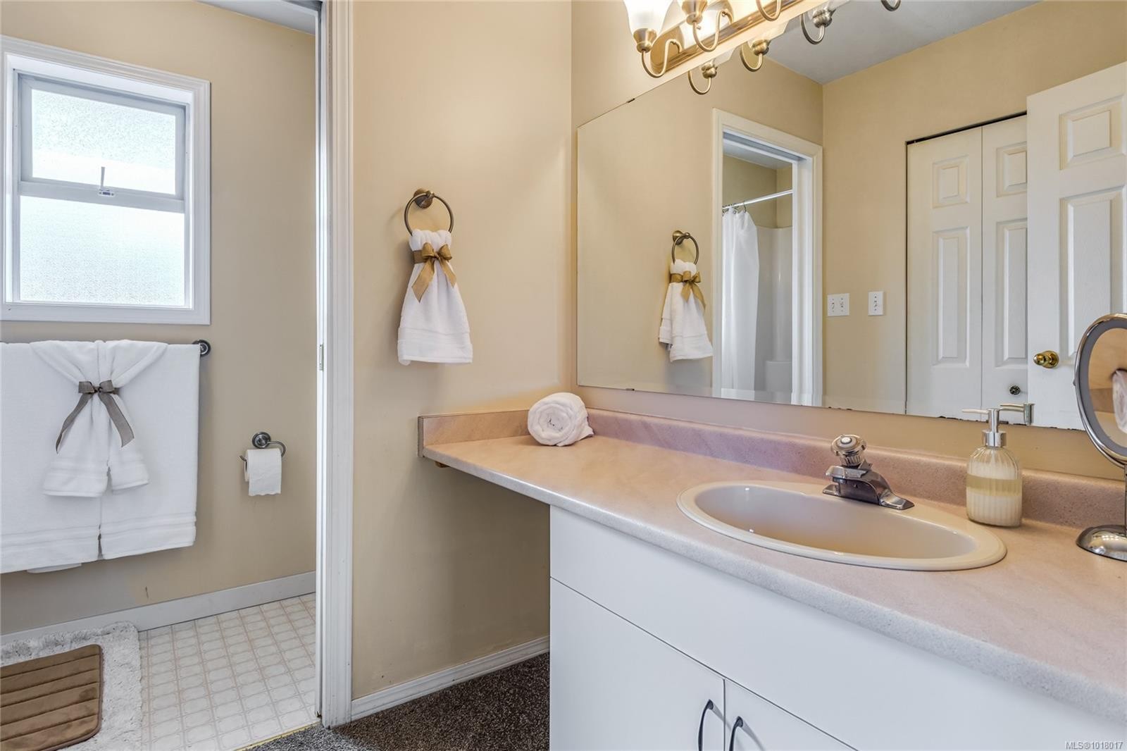 2043 Valley View Dr, Courtenay, BC