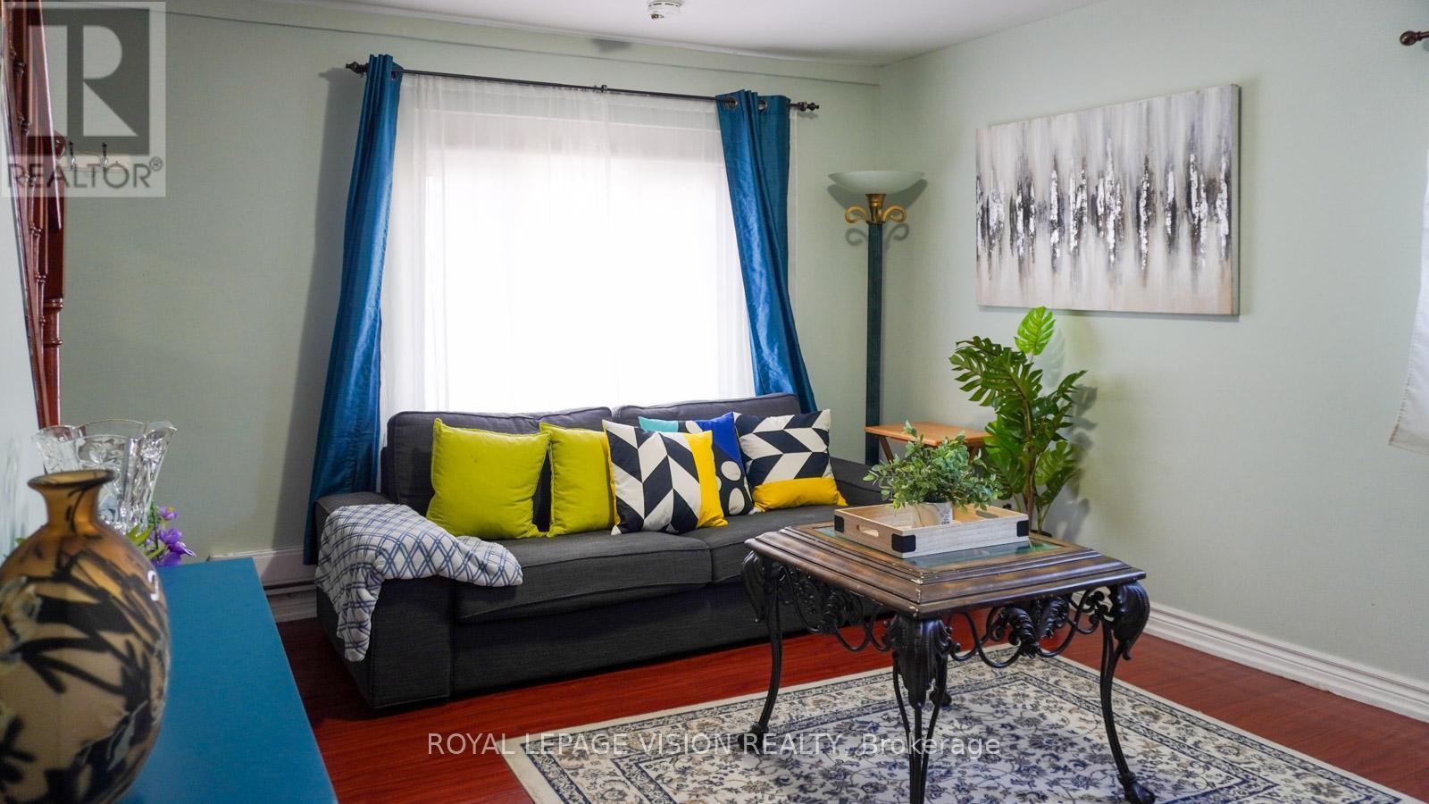 Coach House - 117 William Street, Whitchurch-Stouffville, ON - Indoor