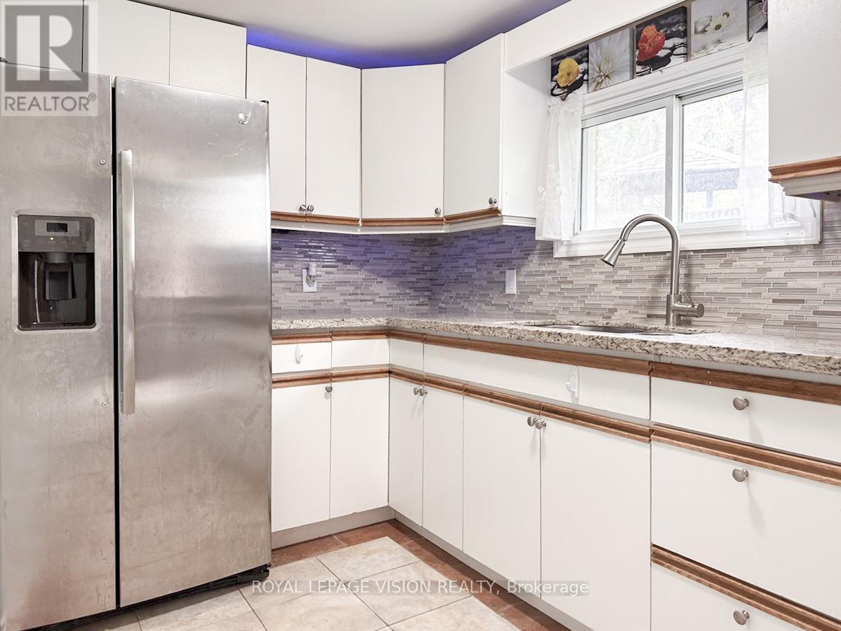 Coach House - 117 William Street, Whitchurch-Stouffville, ON - Indoor Photo Showing Kitchen