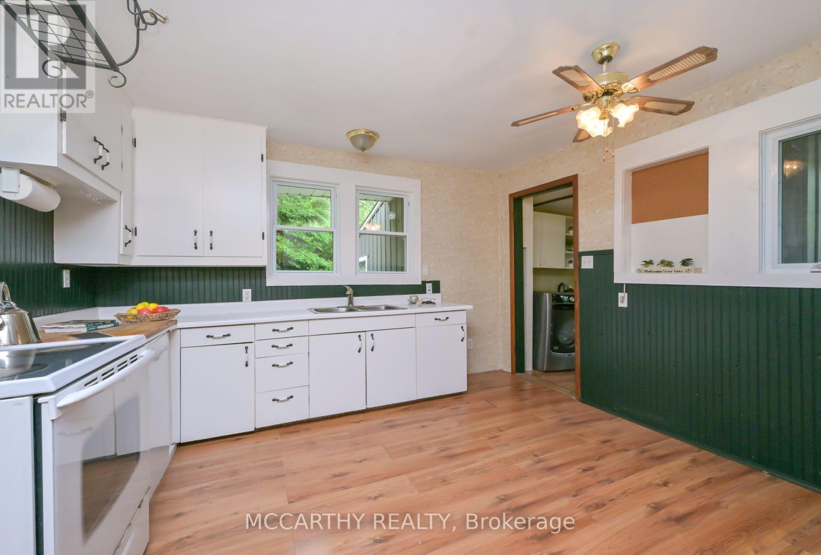 606095 River Road, Mulmur, ON - Indoor Photo Showing Kitchen