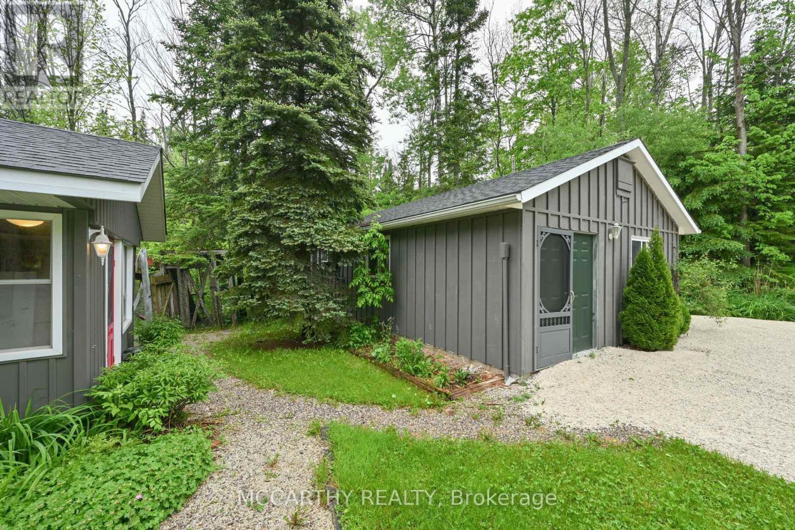 606095 River Road, Mulmur, ON - Outdoor