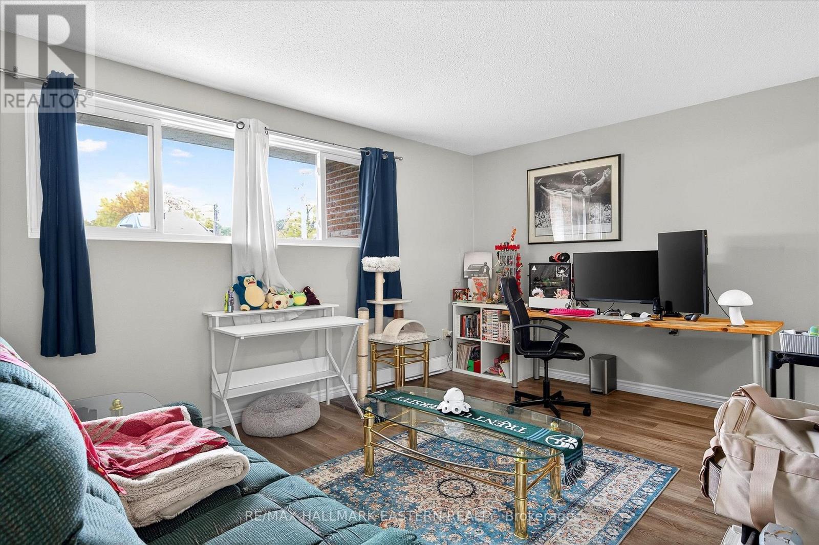 135 Lansdowne Street W, Peterborough (Otonabee Ward 1), ON - Indoor Photo Showing Office