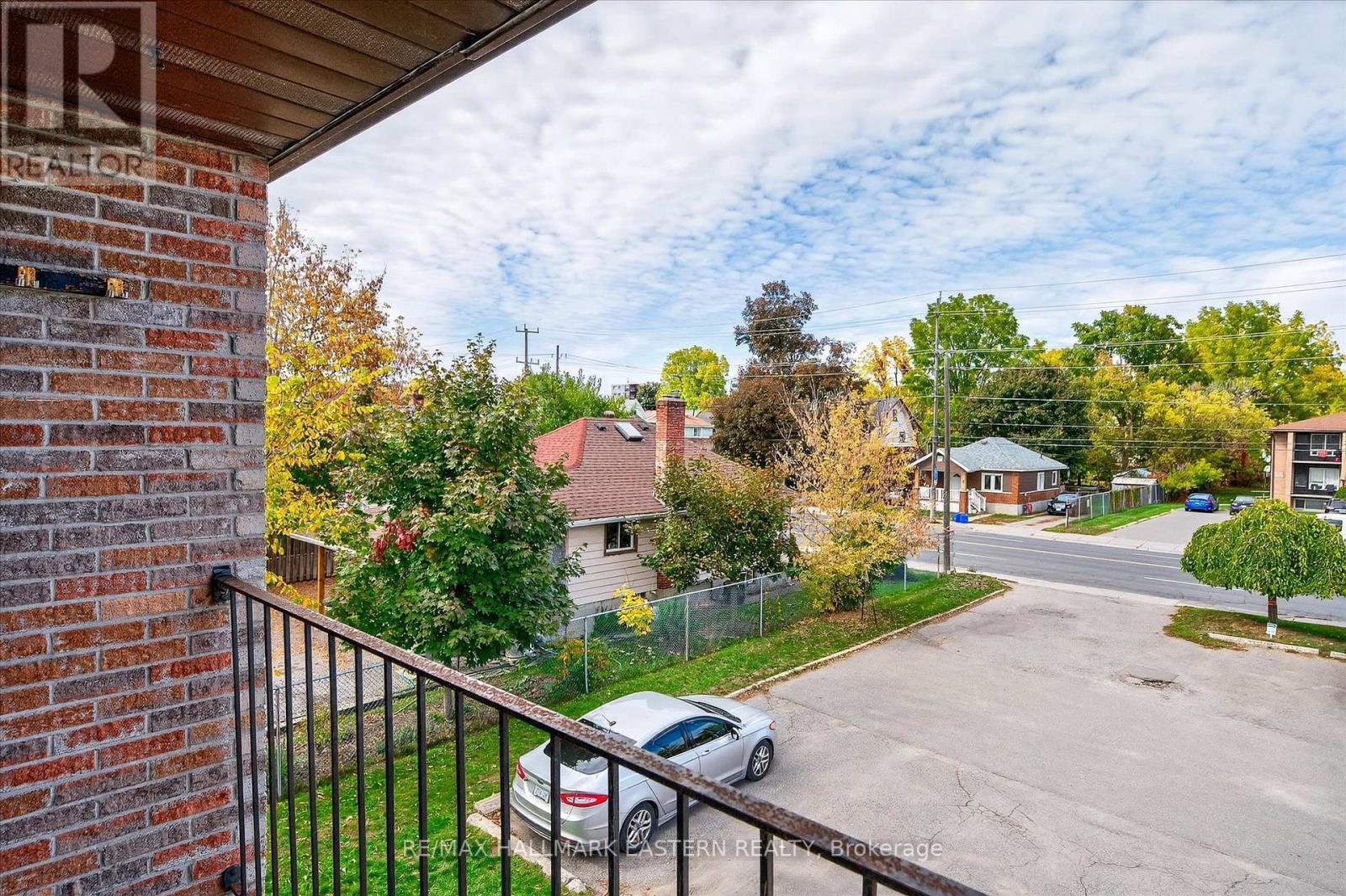 135 Lansdowne Street W, Peterborough (Otonabee Ward 1), ON - Outdoor