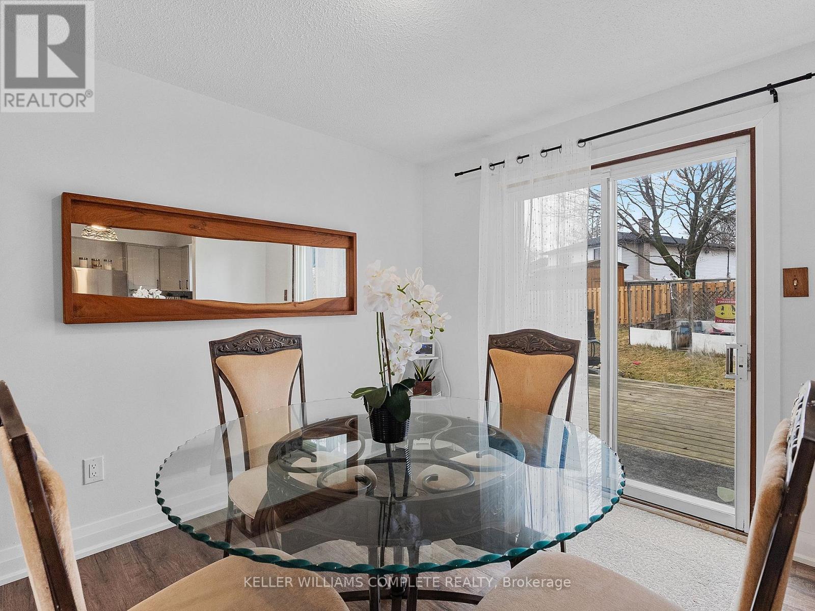 102 Dundee Drive, Haldimand, ON - Indoor Photo Showing Dining Room