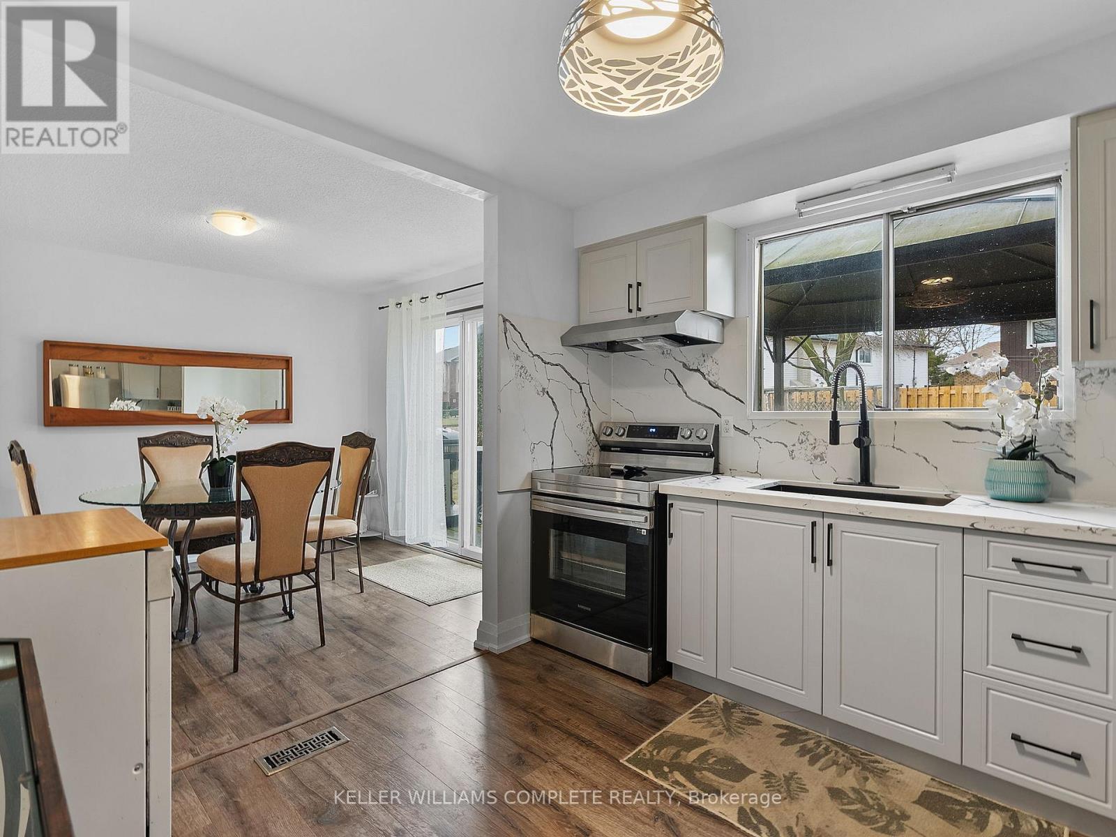 102 Dundee Drive, Haldimand, ON - Indoor Photo Showing Other Room