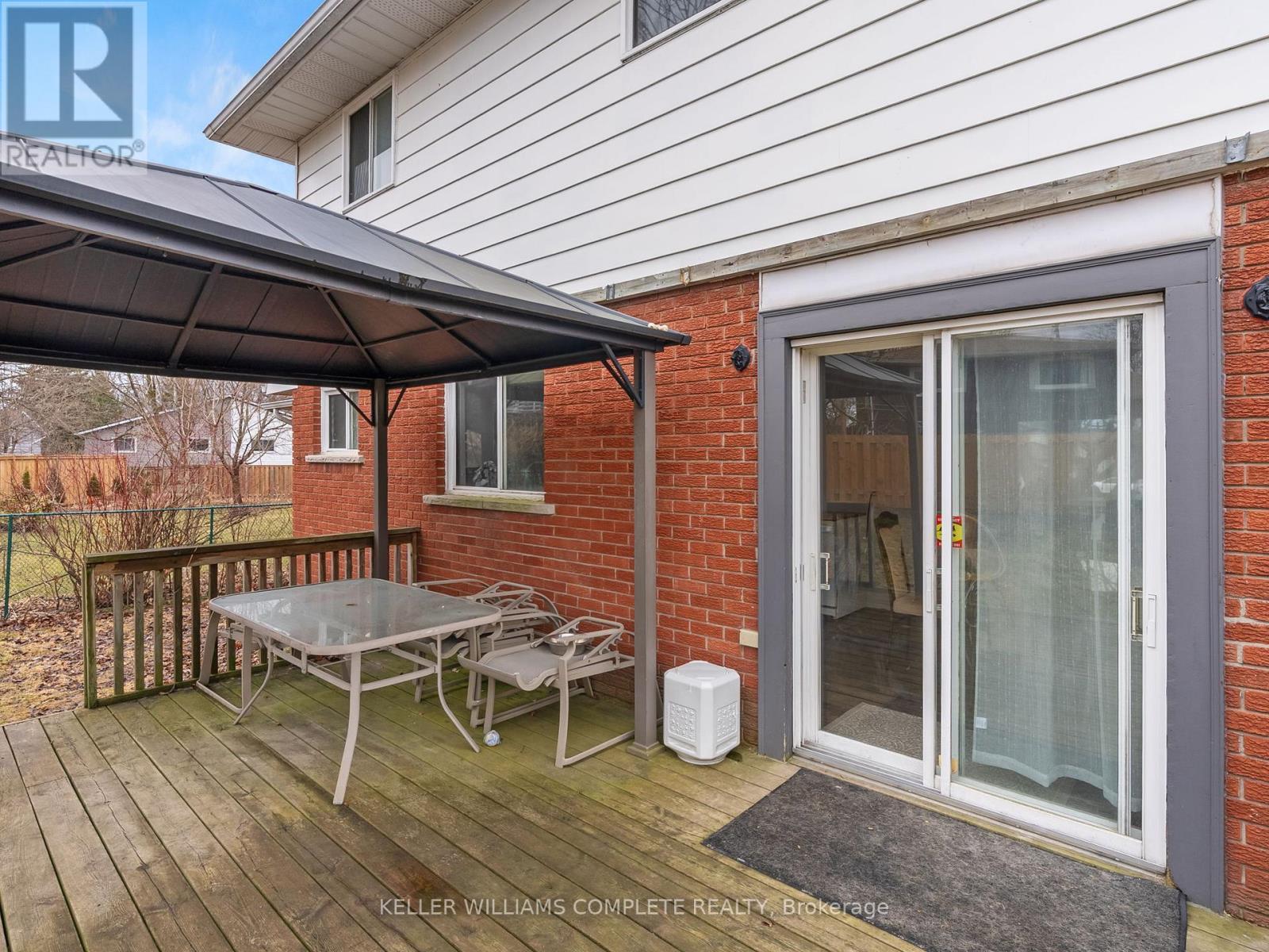 102 Dundee Drive, Haldimand, ON - Outdoor With Deck Patio Veranda With Exterior