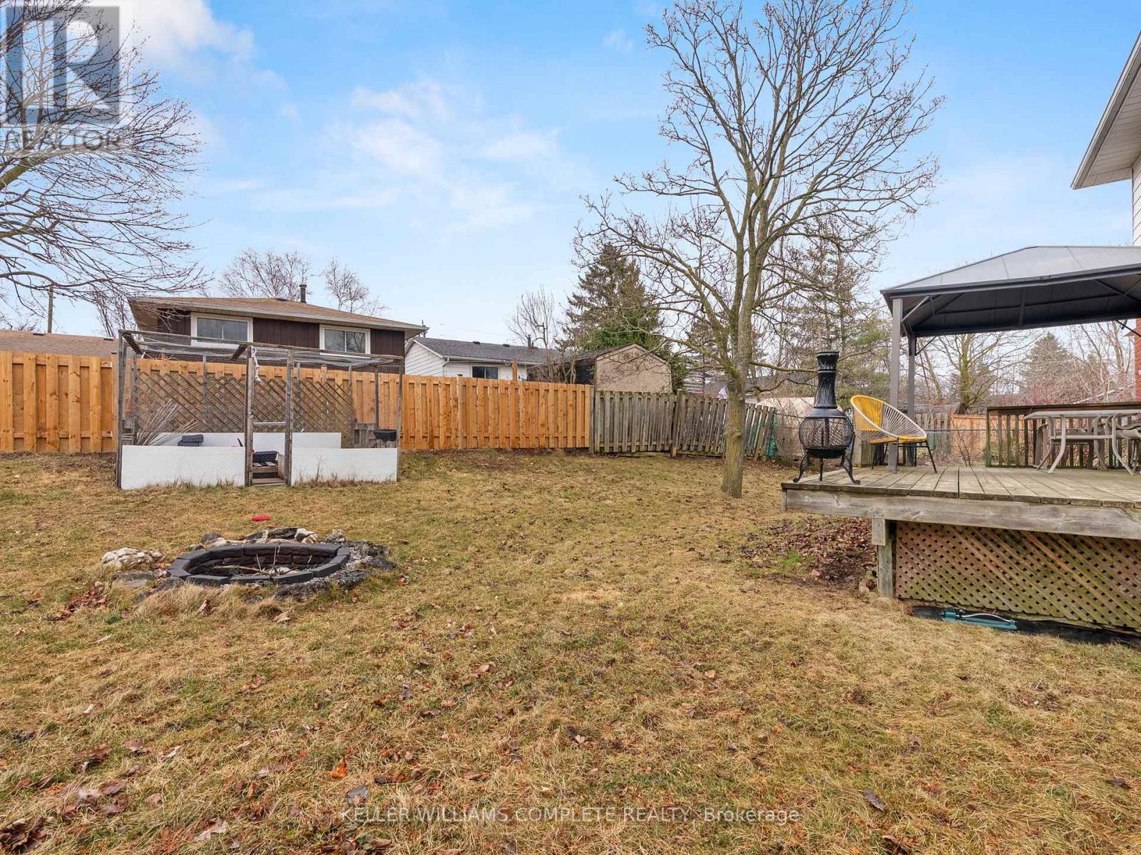 102 Dundee Drive, Haldimand, ON - Outdoor With Deck Patio Veranda