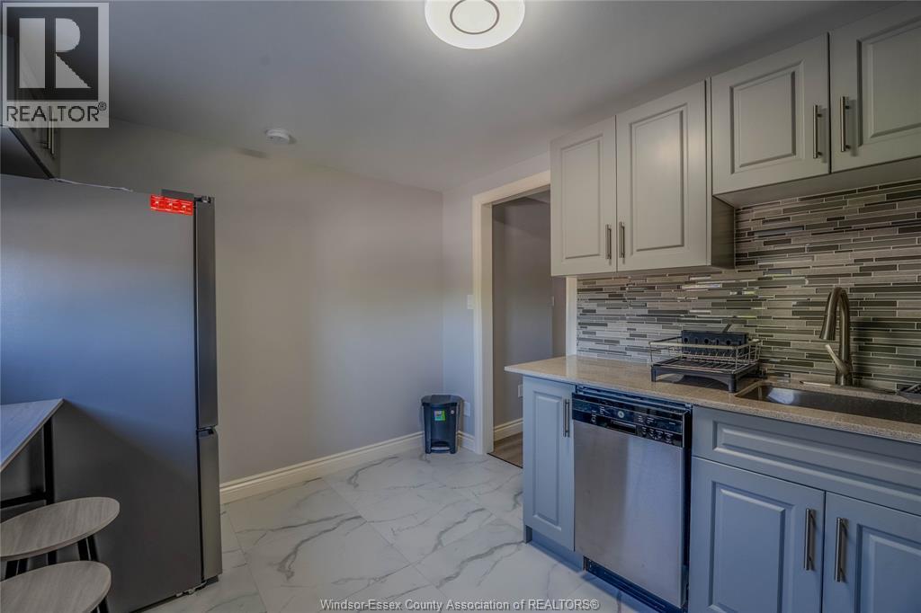 1221 Poisson Street Unit# 2, Tecumseh, ON - Indoor Photo Showing Kitchen