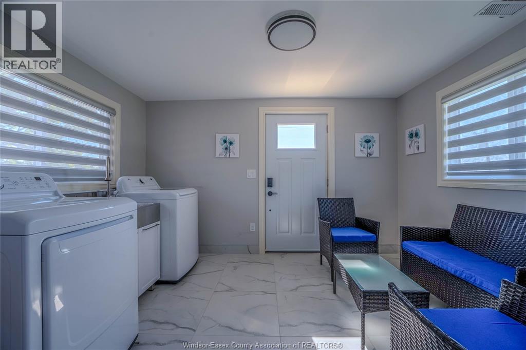 1221 Poisson Street Unit# 2, Tecumseh, ON - Indoor Photo Showing Laundry Room