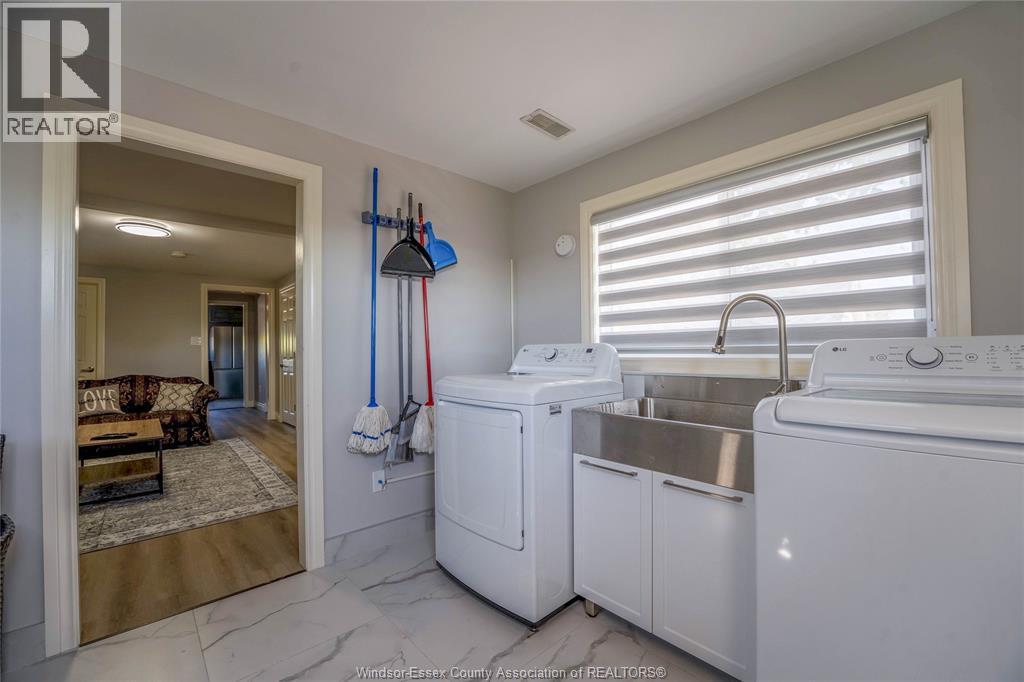 1221 Poisson Street Unit# 2, Tecumseh, ON - Indoor Photo Showing Laundry Room