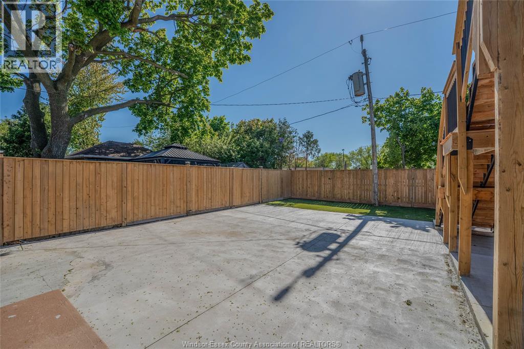 1221 Poisson Street Unit# 2, Tecumseh, ON - Outdoor