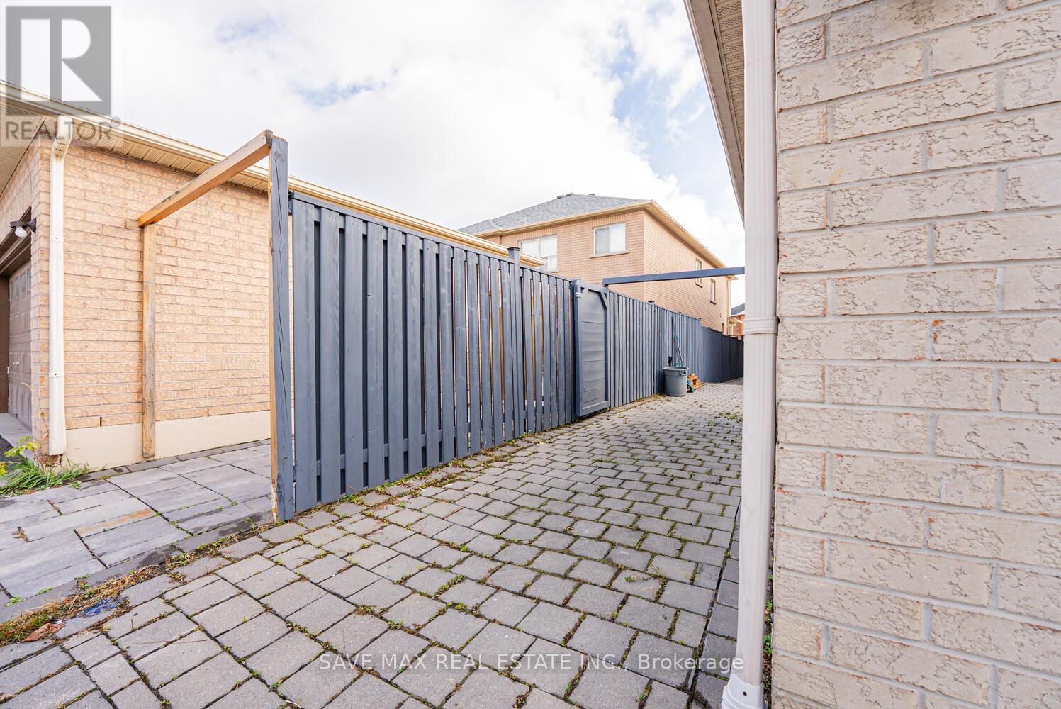 Bsmt - 40 Ed Quigg Way, Vaughan, ON - Outdoor With Exterior