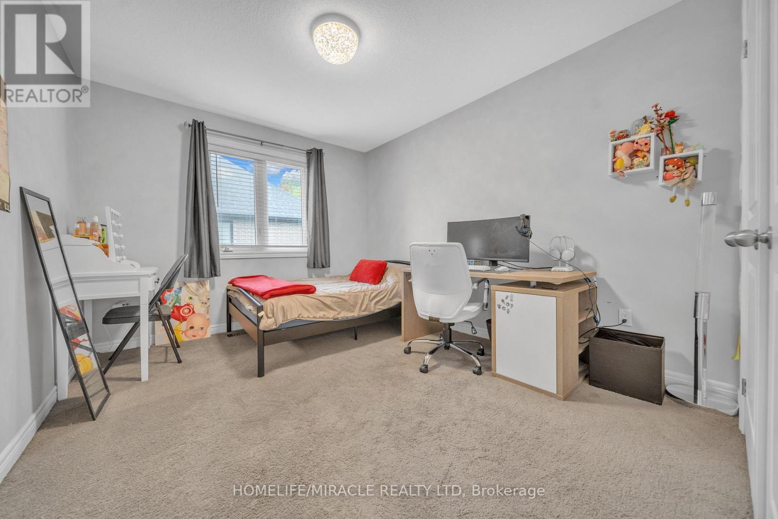 79 Elmbank Trail, Kitchener, ON - Indoor Photo Showing Other Room