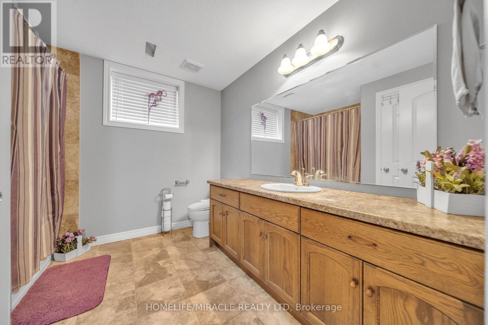 79 Elmbank Trail, Kitchener, ON - Indoor Photo Showing Bathroom