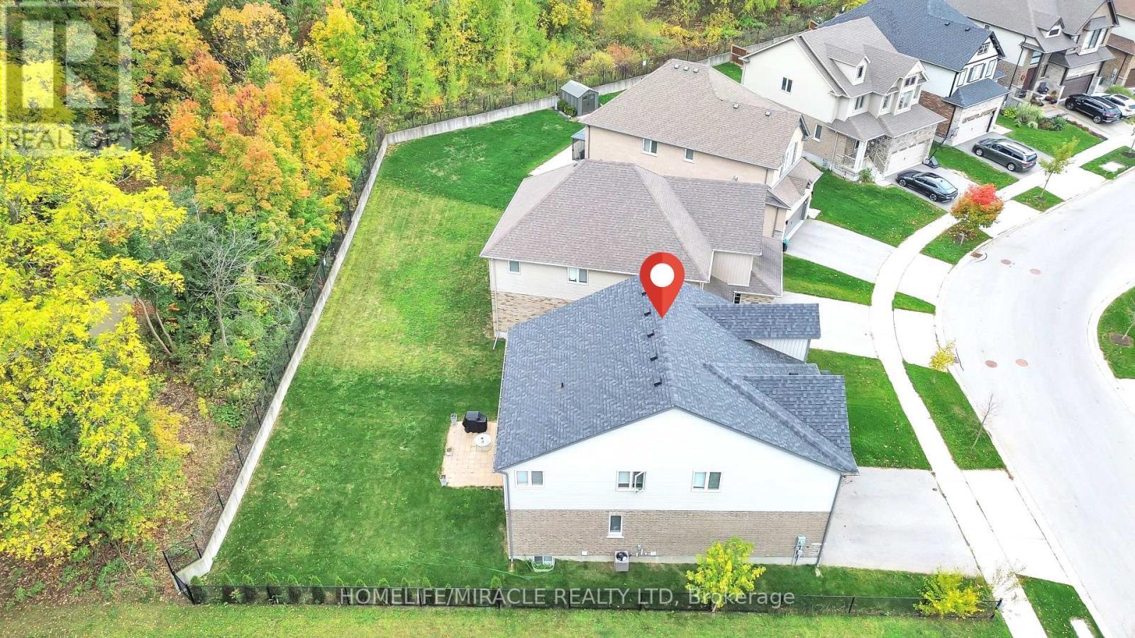 79 Elmbank Trail, Kitchener, ON - Outdoor