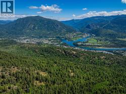 1402 Woodland Drive Castlegar, BC V1N 4J4