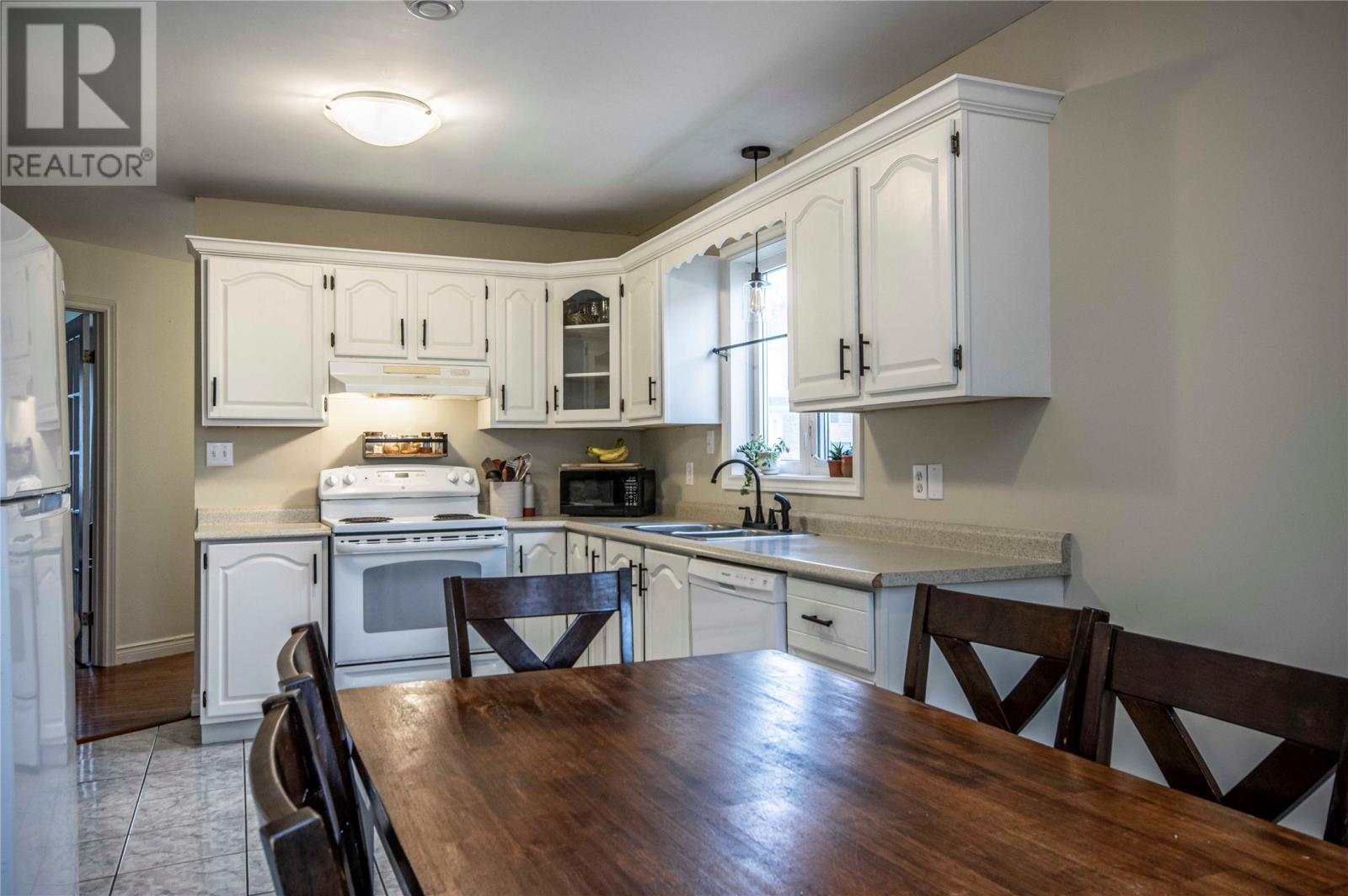 68 Greenspond Drive, St. John'S, NL - Indoor