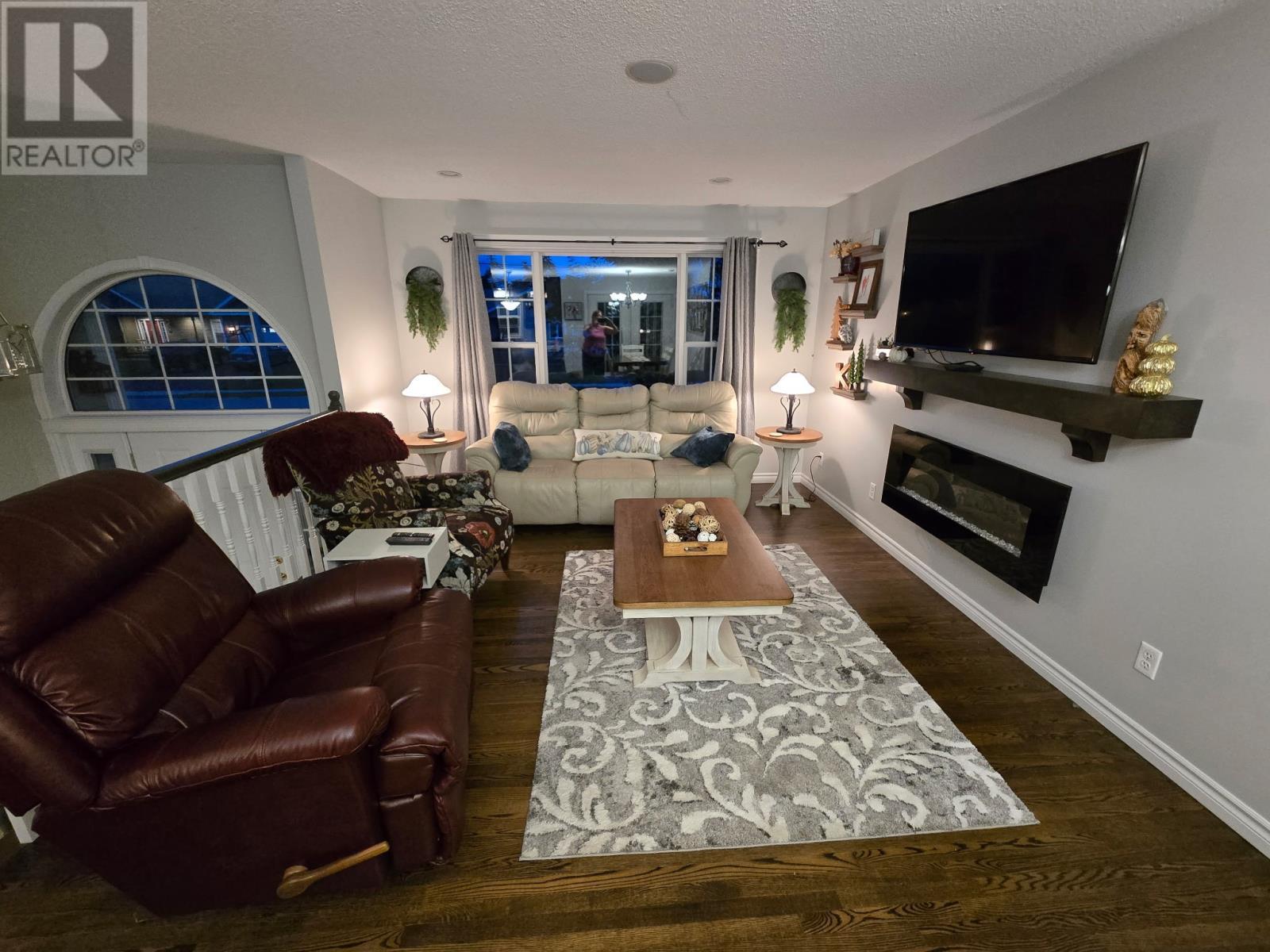 18 King Street, Pasadena, NL - Indoor Photo Showing Living Room With Fireplace
