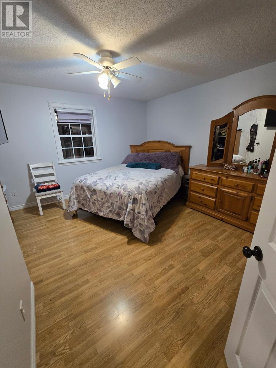18 King Street, Pasadena, NL - Indoor Photo Showing Bedroom