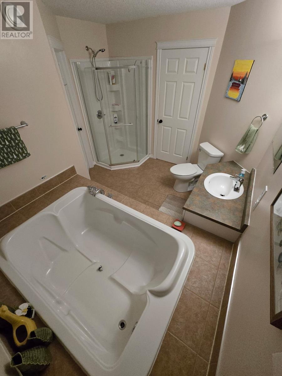 18 King Street, Pasadena, NL - Indoor Photo Showing Bathroom