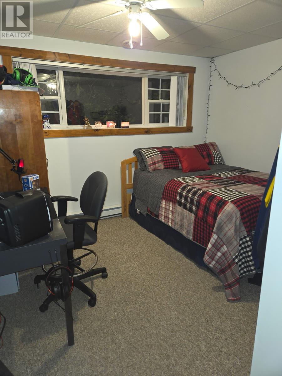 18 King Street, Pasadena, NL - Indoor Photo Showing Bedroom