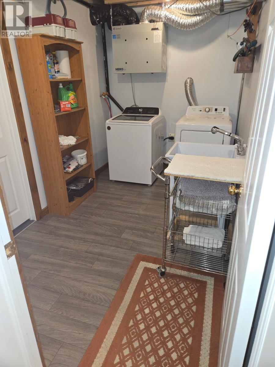 18 King Street, Pasadena, NL - Indoor Photo Showing Laundry Room