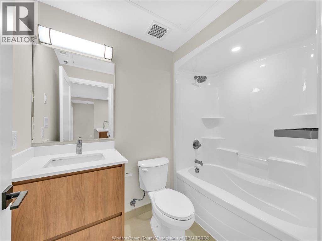 11646 Tecumseh Road East Unit# A2, Windsor, ON - Indoor Photo Showing Bathroom
