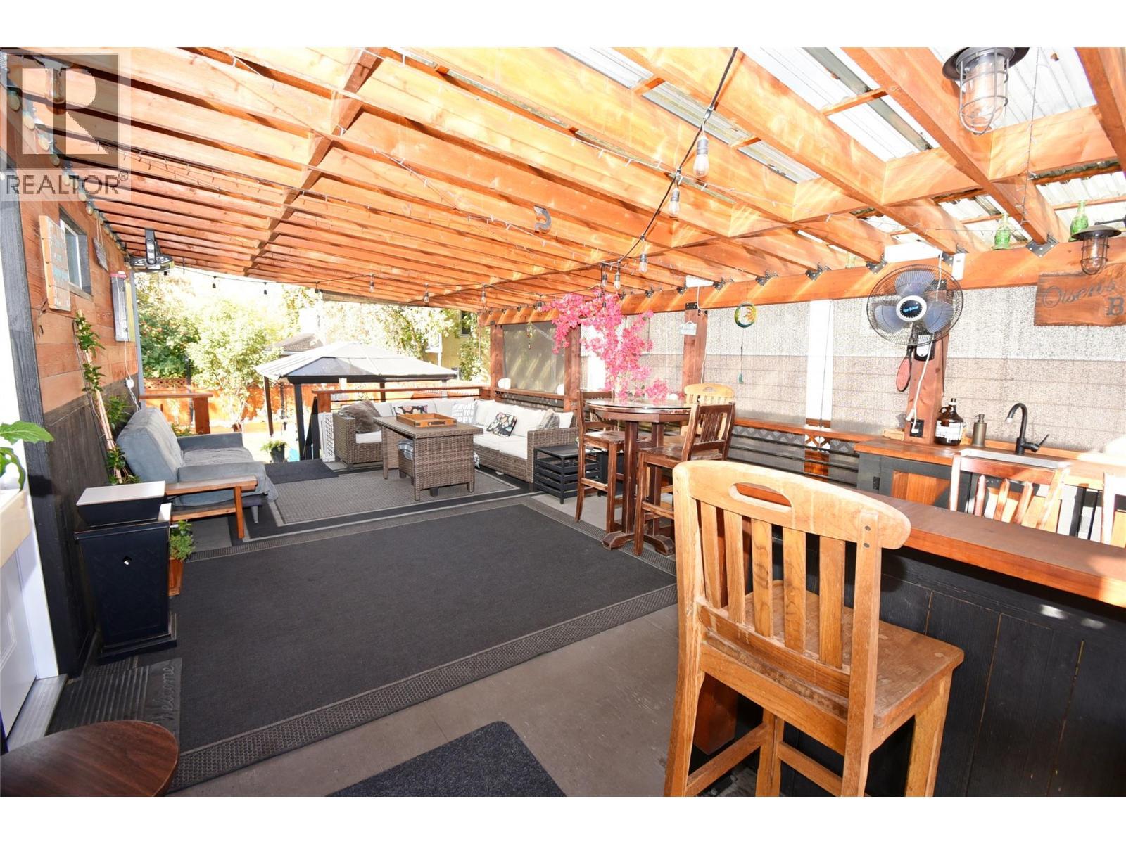 25X13ft Covered Deck - 3930 26 Street, Vernon, BC - Indoor
