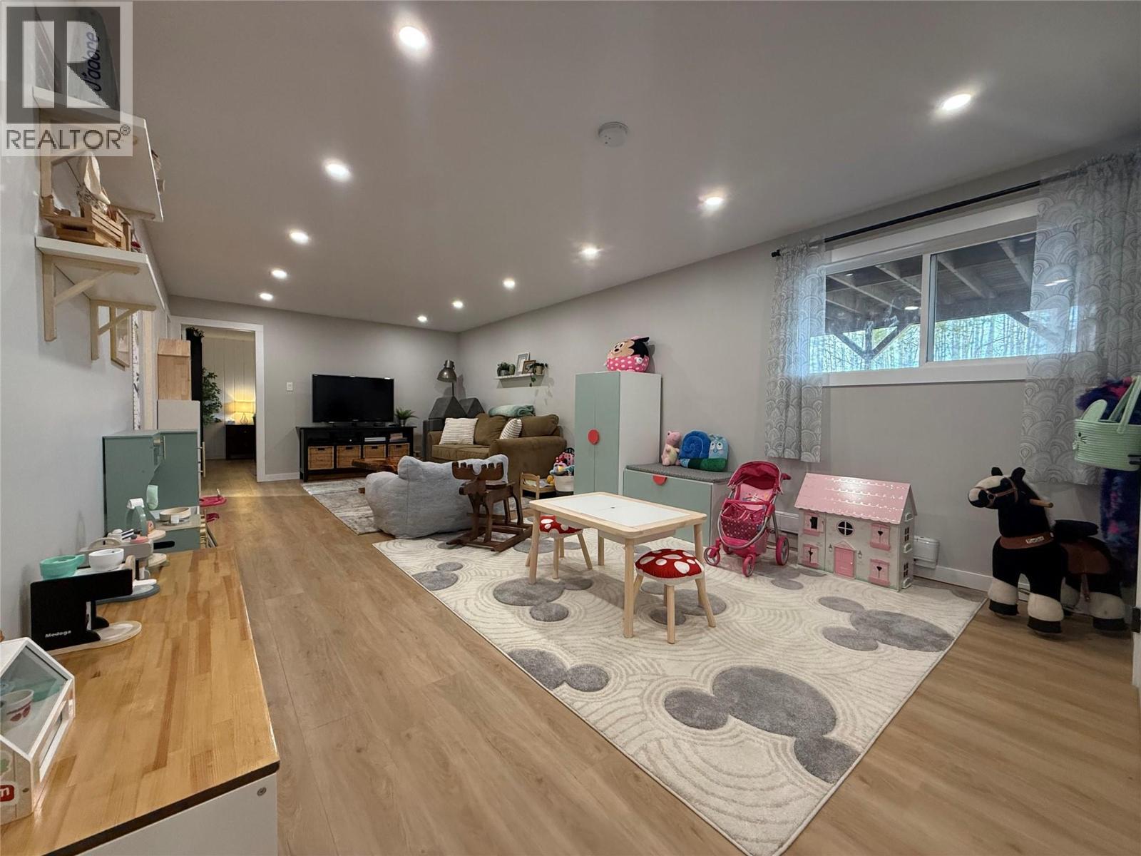 3988 Sweetwater Road, Dawson Creek, BC - Indoor